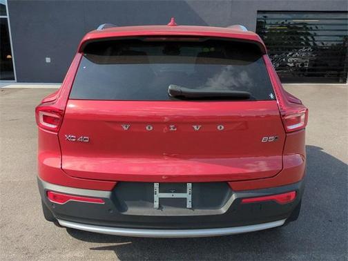 2024 Volvo XC40 B5 Core