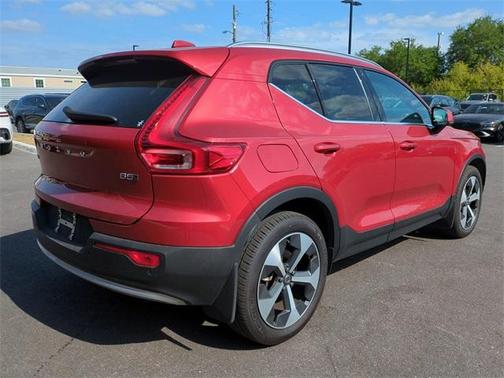 2024 Volvo XC40 B5 Core