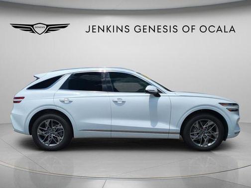 Alta White 2025 Genesis GV70 2.5T