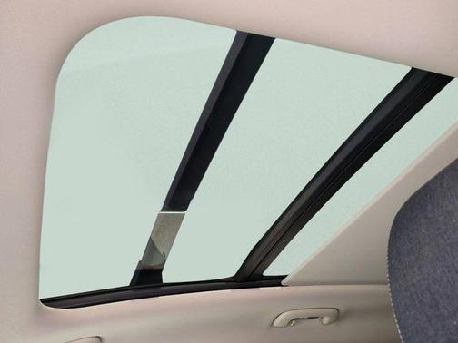 Uyuni White 2024 Genesis Electrified GV70 Advanced