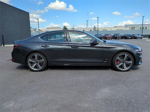 2024 Genesis G70 2.5T