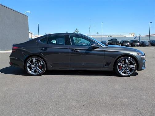 2025 Genesis G70 2.5T