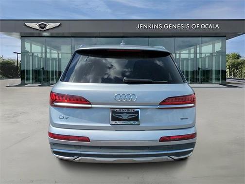 2022 Audi Q7 45 Premium