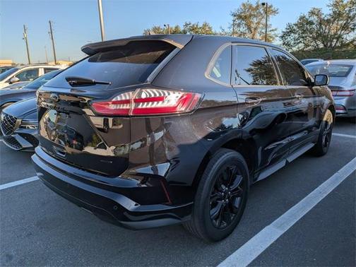 2022 Ford Edge SE