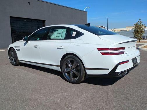 Uyuni White 2026 Genesis G80 2.5T