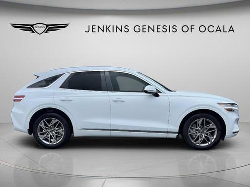 Alta White 2025 Genesis GV70 2.5T