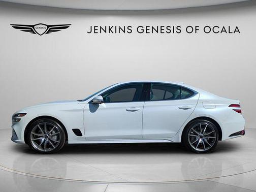 Uyuni White 2026 Genesis G70 2.5T Prestige