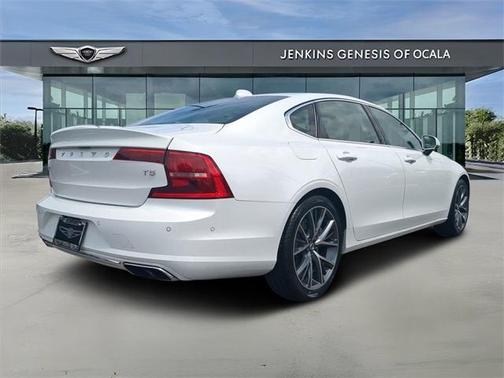 2018 Volvo S90 T5 Momentum