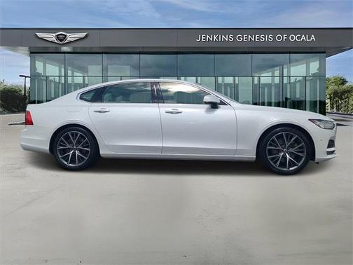 2018 Volvo S90 T5 Momentum