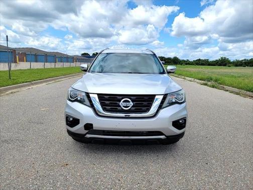 2017 Nissan Pathfinder SV