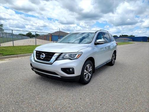 2017 Nissan Pathfinder SV