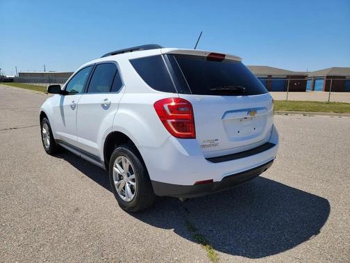 White 2017 Chevrolet Equinox 1LT