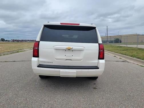 White Diamond Tricoat 2015 Chevrolet Suburban 1500 LT
