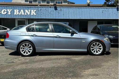 2011 BMW 328 328i