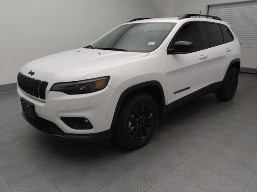 Bright White Clearcoat 2023 Jeep Cherokee Altitude