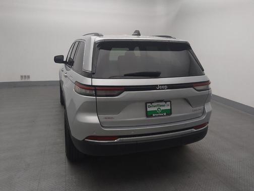 2022 Jeep Grand Cherokee Laredo