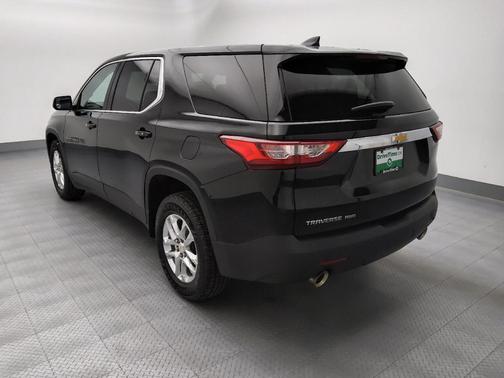 Mosaic Black Metallic 2020 Chevrolet Traverse LS