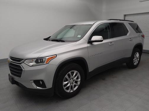 Silver Ice Metallic 2021 Chevrolet Traverse LT Cloth