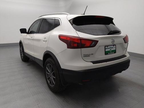 Pearl White Tricoat 2019 Nissan Rogue Sport SL