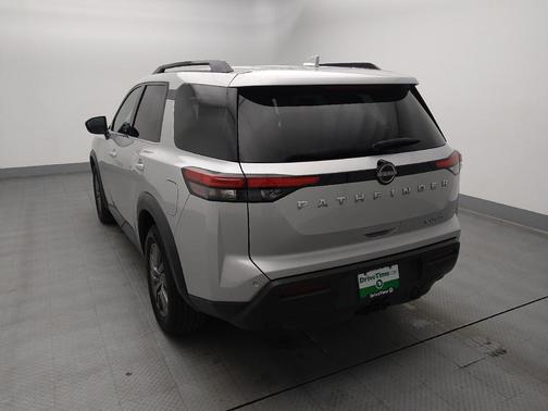 2022 Nissan Pathfinder SV 4WD