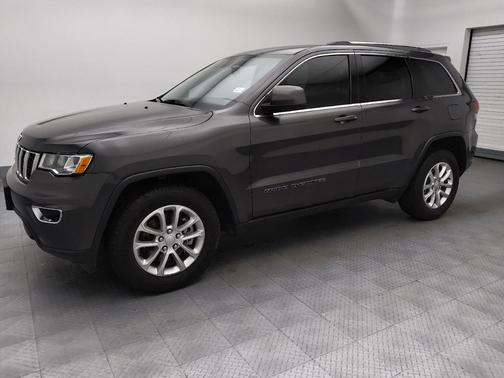 Granite Crystal Metallic Clearcoat 2021 Jeep Grand Cherokee Laredo