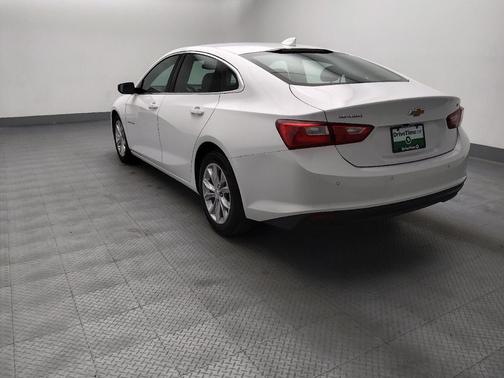 Summit White 2024 Chevrolet Malibu FWD 1LT