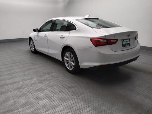 Summit White 2024 Chevrolet Malibu FWD 1LT