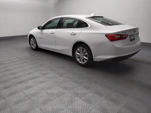 Summit White 2024 Chevrolet Malibu FWD 1LT
