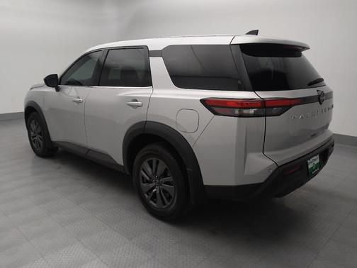 2023 Nissan Pathfinder S FWD