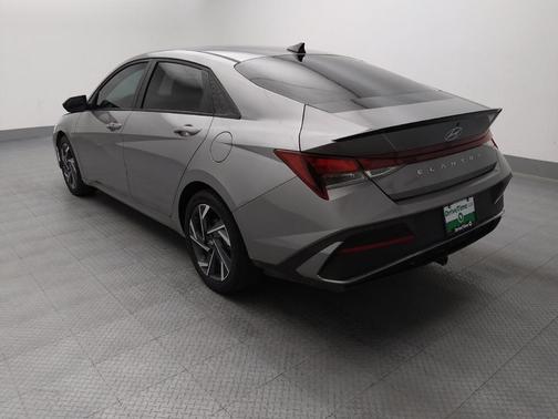 Fluid Metal 2025 Hyundai ELANTRA Sport