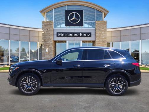 Black 2026 Mercedes-Benz GLC 300