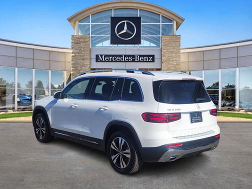 2025 Mercedes-Benz GLB 250 