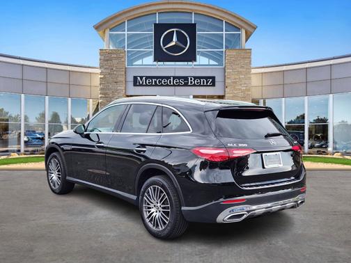 2023 Mercedes-Benz GLC 300