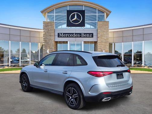 2025 Mercedes-Benz GLC 300 