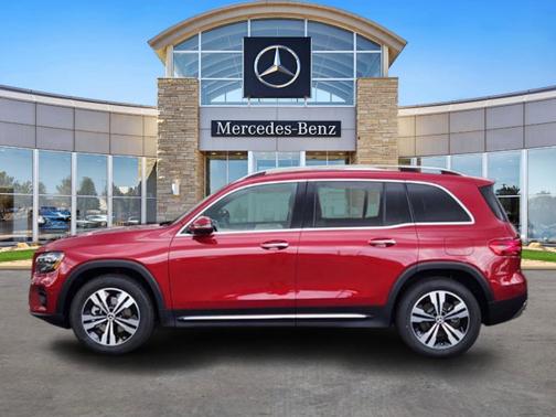 MANUFAKTUR Patagonia Red Metallic 2026 Mercedes-Benz GLB 250
