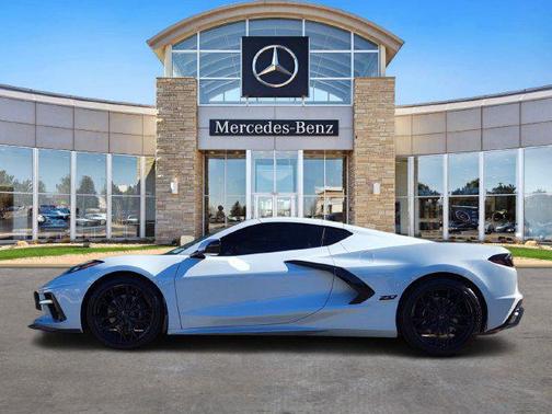 Ceramic White 2023 Chevrolet Corvette Stingray w/2LT