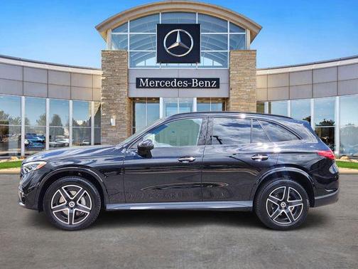 Obsidian Black Metallic 2025 Mercedes-Benz GLC 300 4MATIC