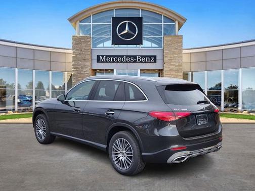 Graphite Grey Metallic 2026 Mercedes-Benz GLC 300