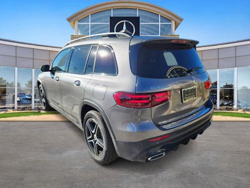 2025 Mercedes-Benz GLB 250 