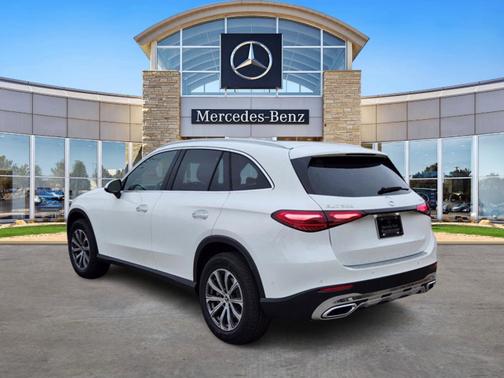 2025 Mercedes-Benz GLC 300
