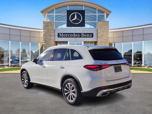 2025 Mercedes-Benz GLC 300