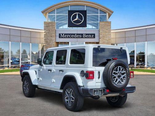Bright White Clearcoat 2025 Jeep Wrangler 4-Door Sahara 4x4