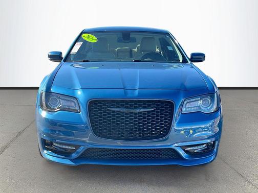 2023 Chrysler 300 Touring