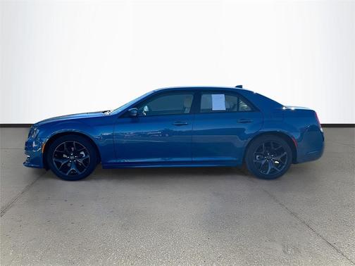 2023 Chrysler 300 Touring