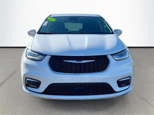 2022 Chrysler Pacifica Hybrid Touring L