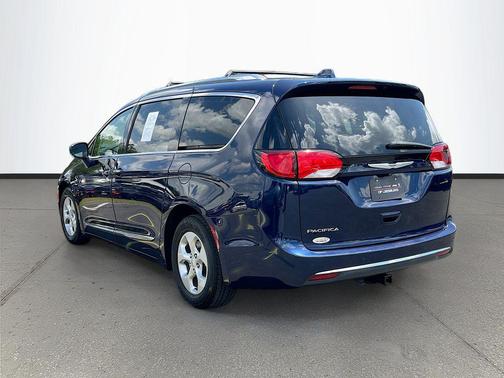 Jazz Blue Pearlcoat 2017 Chrysler Pacifica Touring-L