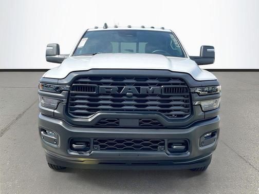 Bright White Clearcoat 2026 RAM 3500 Tradesman Crew Cab 4x4 8' Box