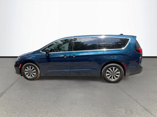 2025 Chrysler Pacifica Hybrid Select