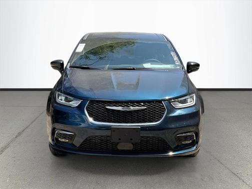 2025 Chrysler Pacifica Hybrid Select