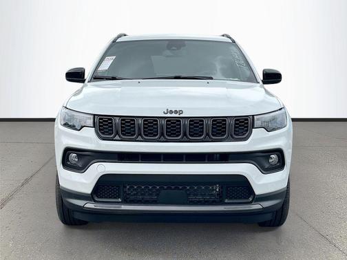 Bright White Clearcoat 2026 Jeep Compass Latitude